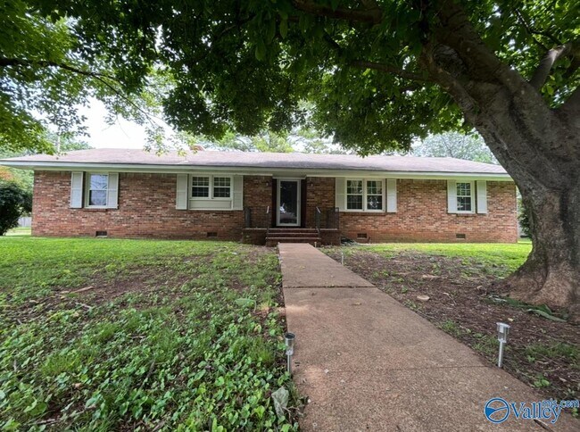 Primary Photo - 1101 Winston Dr