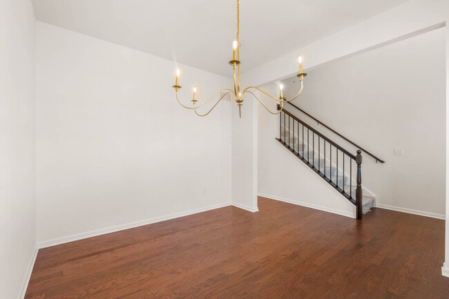 Building Photo - 1824 Forest View Ct