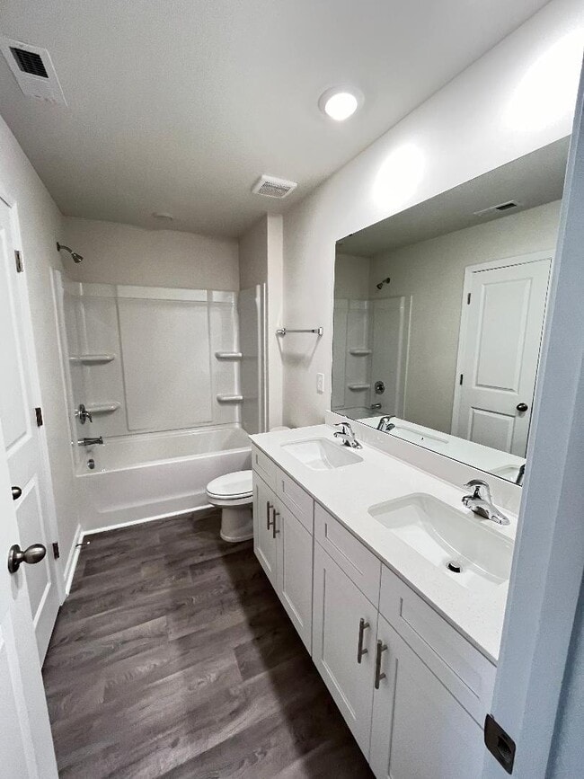 Building Photo - 1112 Broholmer Ln
