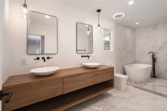 Building Photo - 22539 Dolorosa St