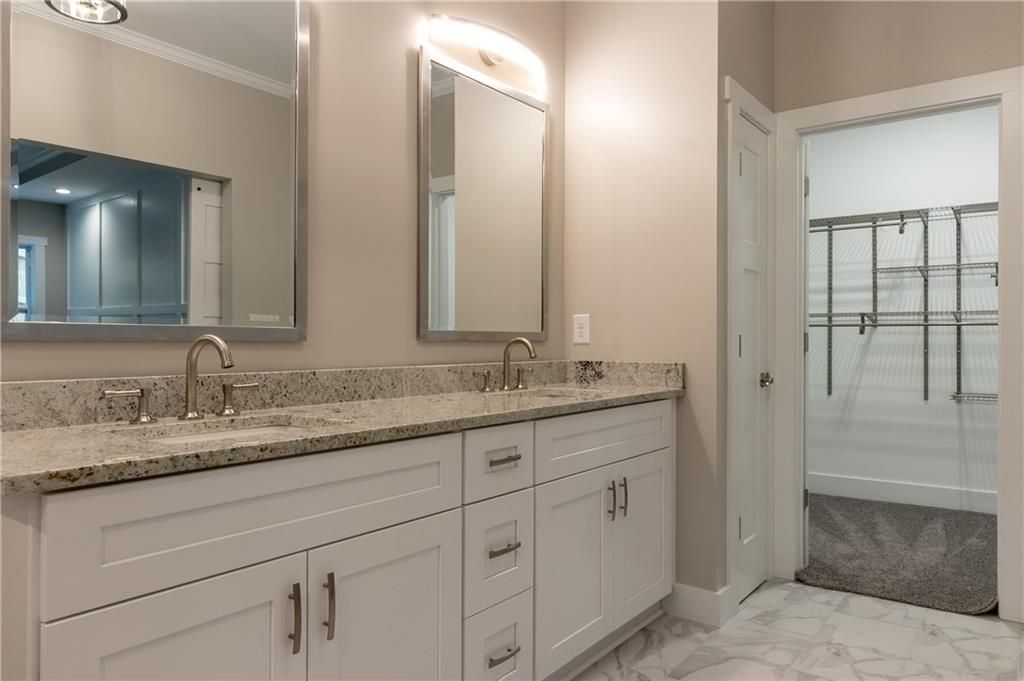 Building Photo - 202 Haygood Ave SE