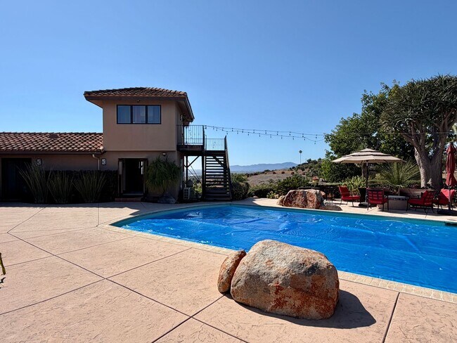 Building Photo - Resort Style Living on Warmlands Avenue