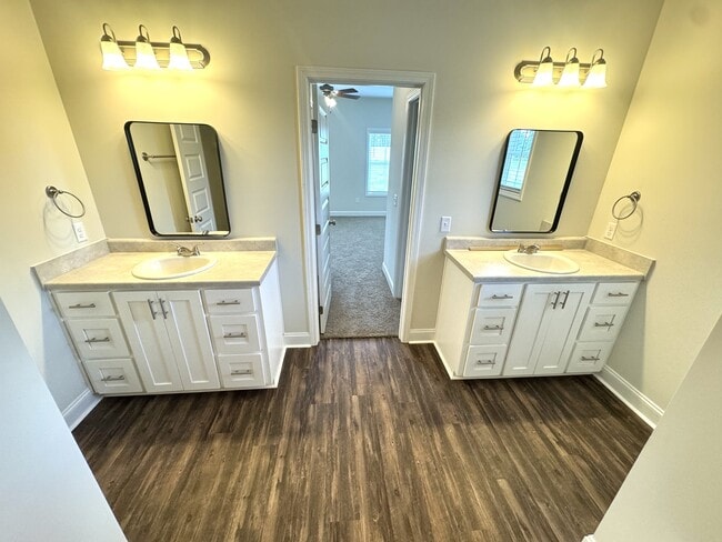 Building Photo - 522 Doyle Ln