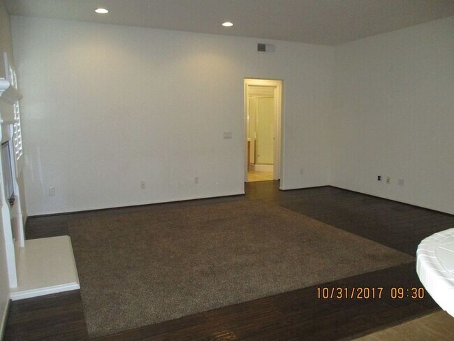 Building Photo - 35736 Emily Ave