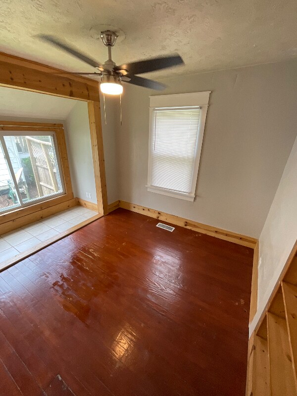 Building Photo - 416 E Hillside Dr