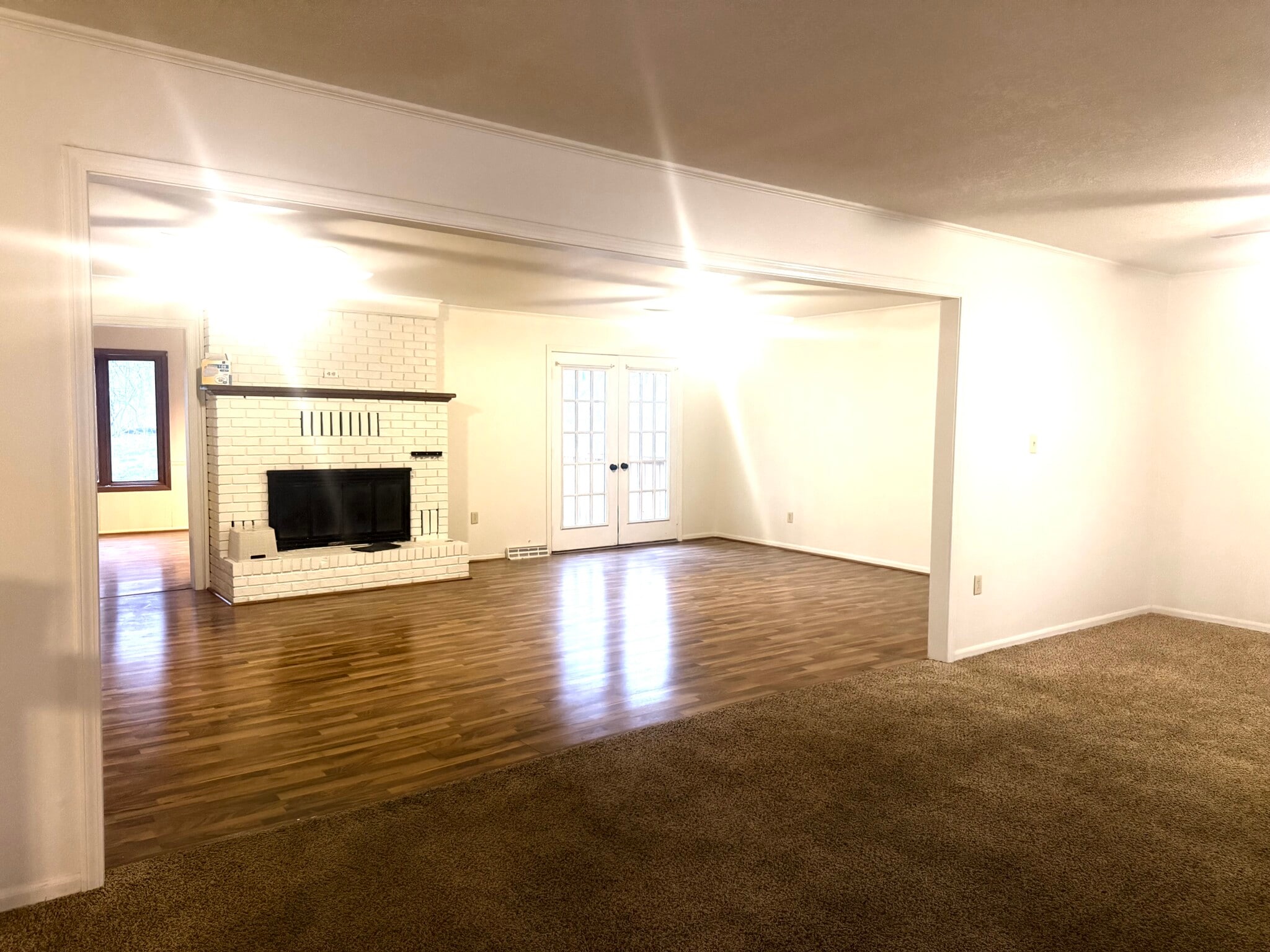 Building Photo - 1301 Chateau Dr