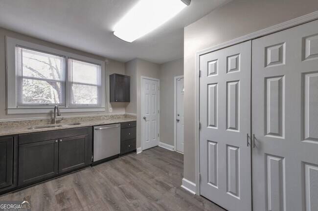 Building Photo - 1333 Womack Ave