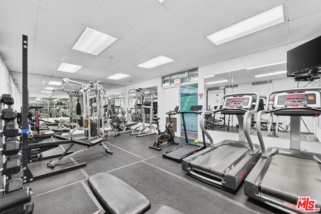 Building Photo - 10535 Wilshire Blvd