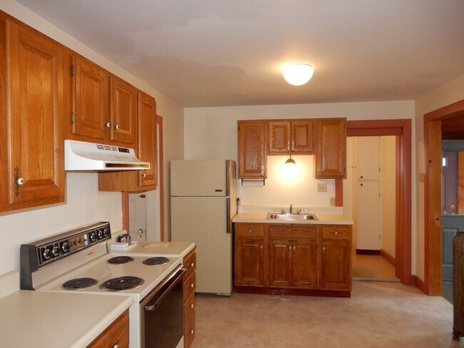 Building Photo - 31 Wyoming Heights