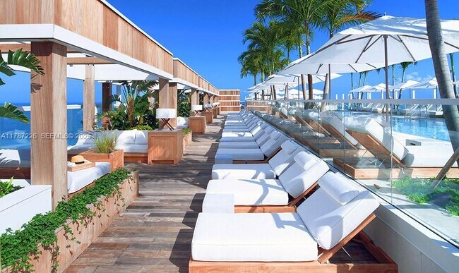 Building Photo - 2301 Collins Ave