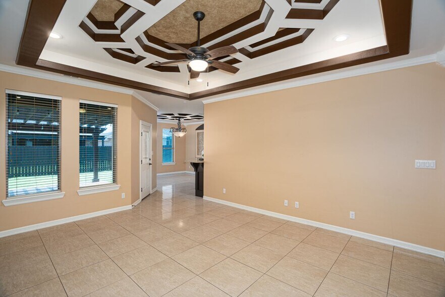 Building Photo - 308 Benites St