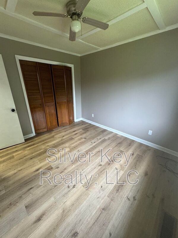 Building Photo - 403 Hicks St