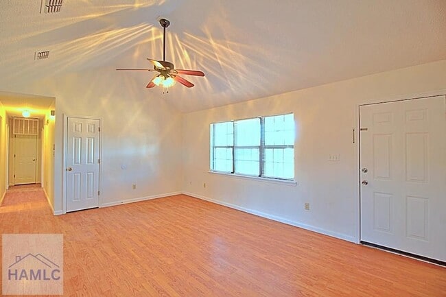 Building Photo - 915 Churchfield Dr