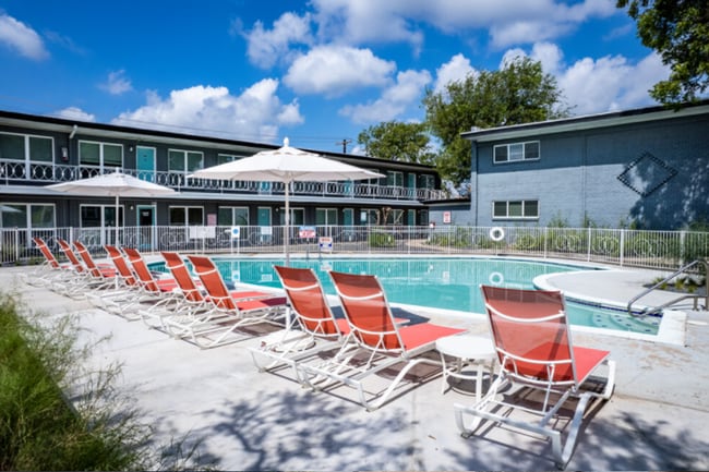 Interior Photo - River Oaks