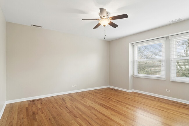 Building Photo - 10 Fairview Ave