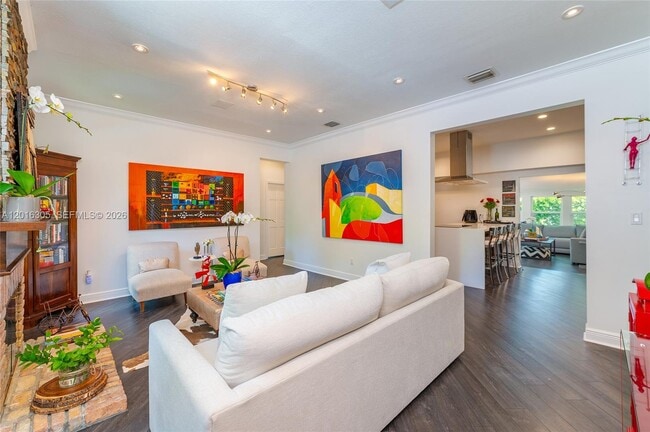 Building Photo - Douglas Road, Miami, FL 33133 - 4 BR 3 BA single-family home