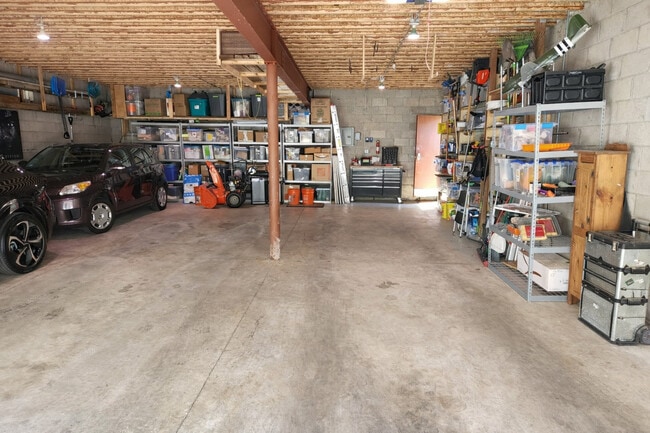 Building Photo - 4750 N Dover St