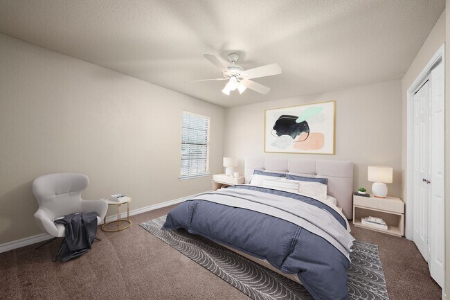 Building Photo - Walk to campus, Walk downtown, Shared Fenced Yard and Courtyard, Flat Rate Utilities!