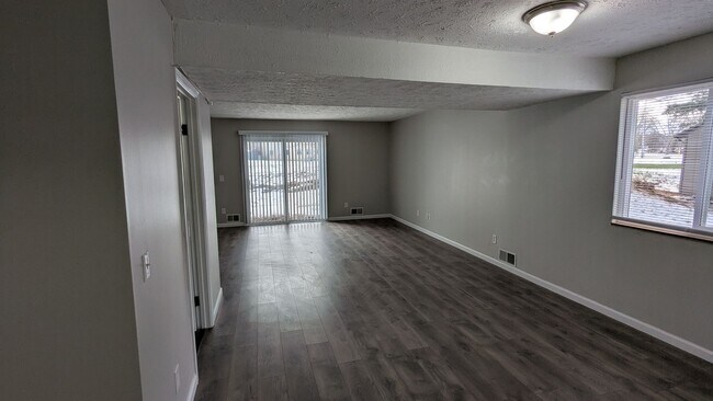 Building Photo - MN Cedar Village (833)