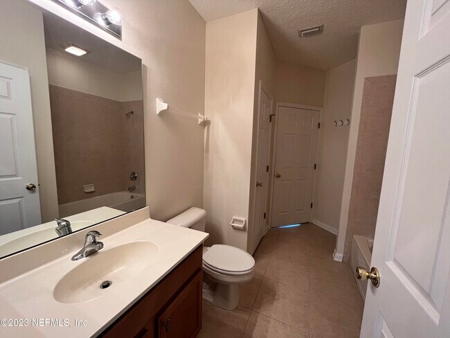 Building Photo - 1590 Calming Water Dr