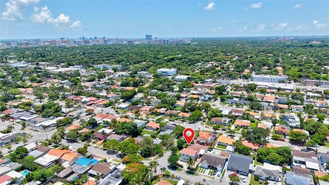 Building Photo - 500 SW 51st Ct