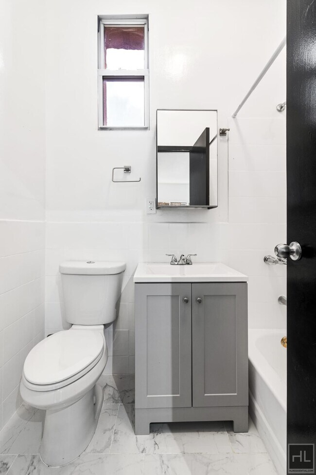 Building Photo - RIVERSIDE DRIVE