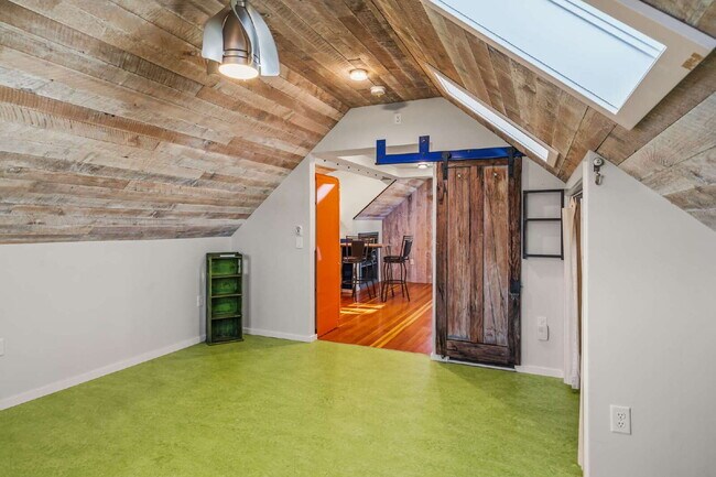 Building Photo - 248 Walker Ave