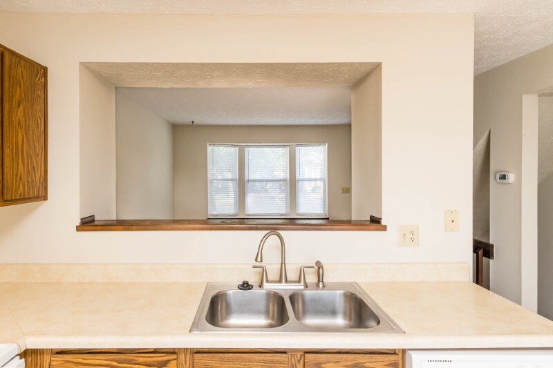 Building Photo - 818 Annagladys Dr