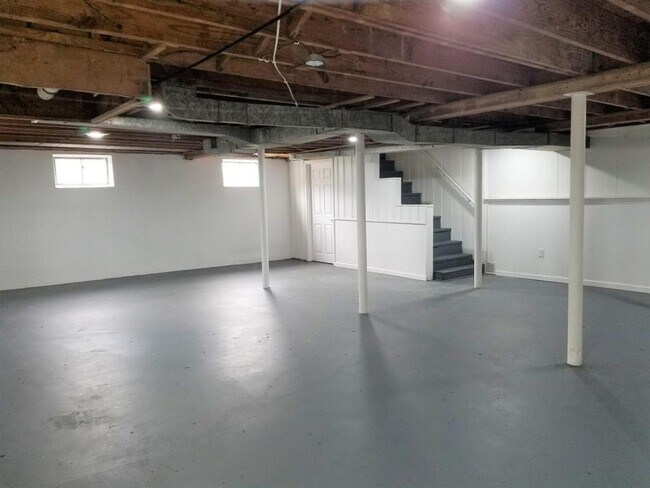 Building Photo - 4801 Oak Park Dr