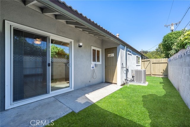 Building Photo - 2204 E La Palma Ave
