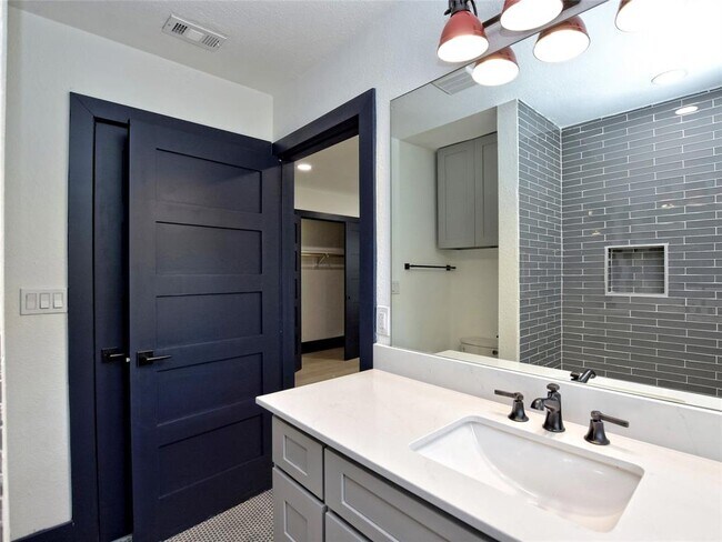 Building Photo - 11800 Tedford St