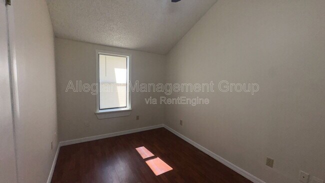 Building Photo - 616 Massachusetts Ave