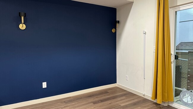 Building Photo - 1803 20th Ave