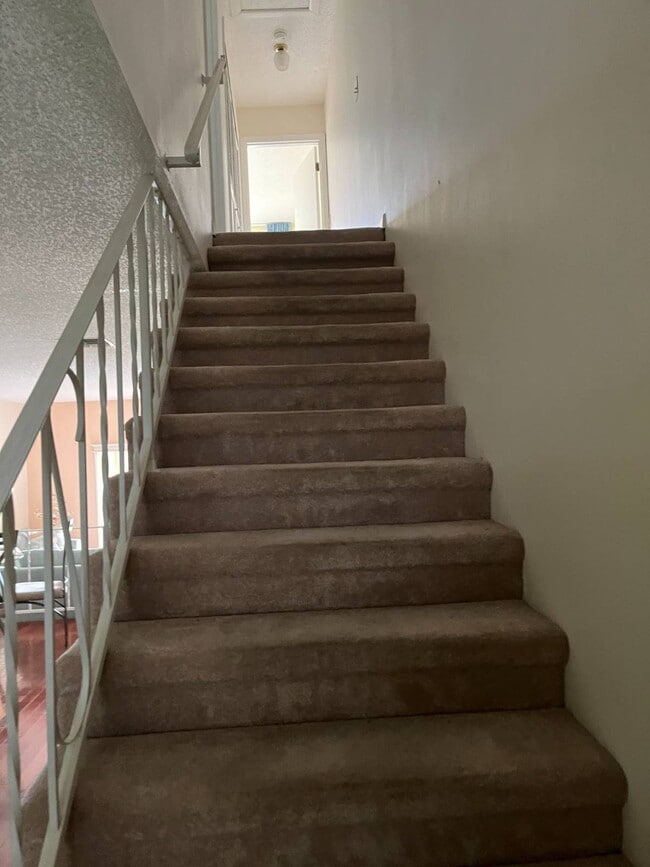 Building Photo - 3731 Edgewater Dr