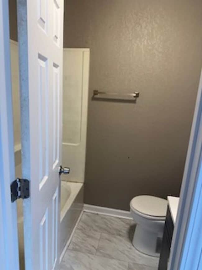 Building Photo - MOVE IN SPECIAL: Beautiful 4 Bedroom 2 Bat...