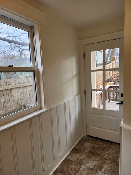 Building Photo - 33 Lodge St