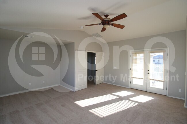 Building Photo - 3864 E Baars Ave