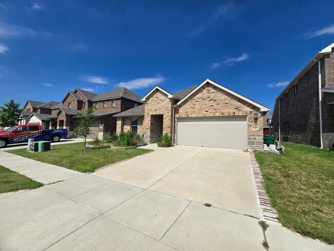 Building Photo - Fantastic in Fate!