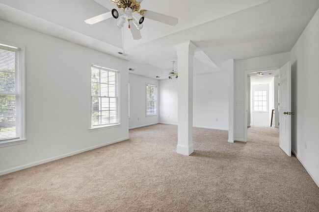 Building Photo - 707 Southshore Pkwy