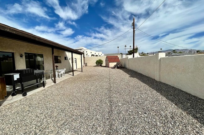 Building Photo - Furnished short term pool home - Available...