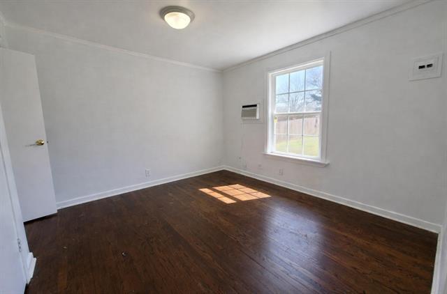 Building Photo - 1716 N Ridgewood Dr