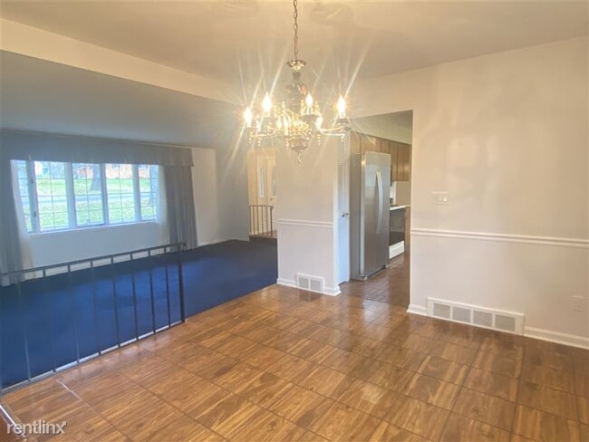 Building Photo - 306 Edison Ave