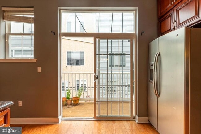 Building Photo - 1017 Dorrance St