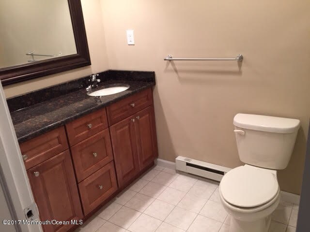 Building Photo - 84 Amberly Dr