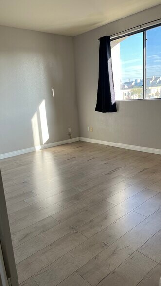 Building Photo - 555 Maine Ave