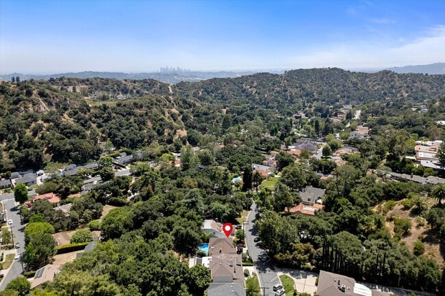 Building Photo - This beautifully updated 4-Bed, 2-Bath Home in Glenoaks Canyon is now available!