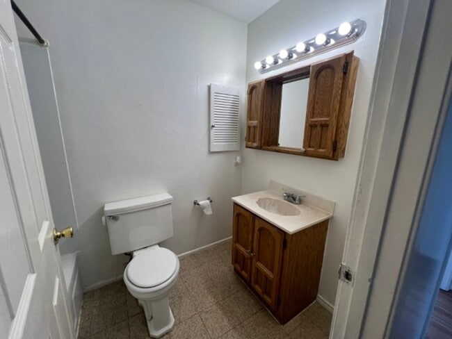 Building Photo - 3/2/1 Home for Rent- Lackland Area