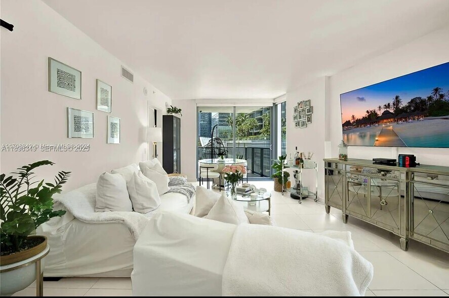 Building Photo - 31 SE 6th St