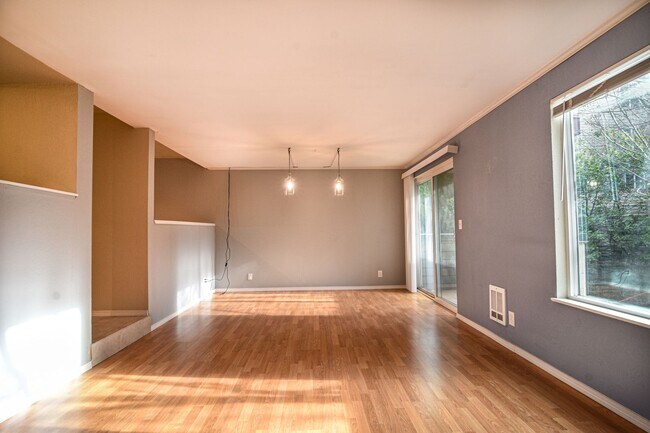 Building Photo - Shoreline Two Bedroom Condo