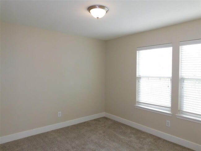 Building Photo - 6143 Settlers Lake Cir W